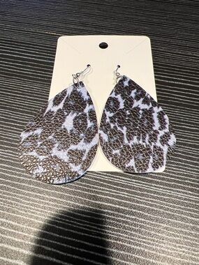 Faux Leather Textured Teardrop Leopard Print Earrings - Black & White NIP